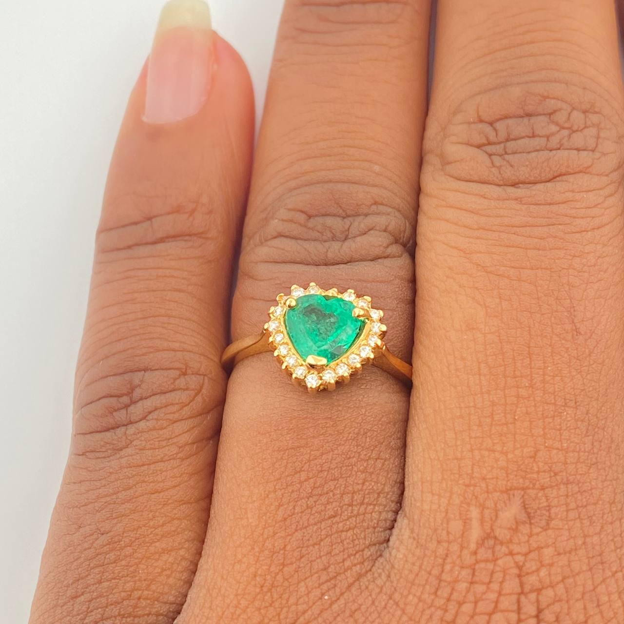 Anillo Corazón Tupido Esmeralda 2.45gr / 2 1/4 in / Oro Amarillo 18K %