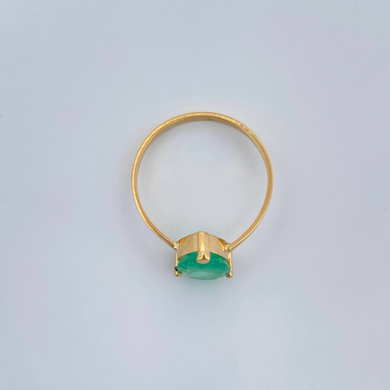 Anillo Solitario Lagrima Esmeralada 1.65gr / 2 1/2 in / Oro Amarillo 18K %