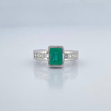 Anillo Rectangular Esmeralda 9.6gr / 3 in / Oro Blanco 18K %