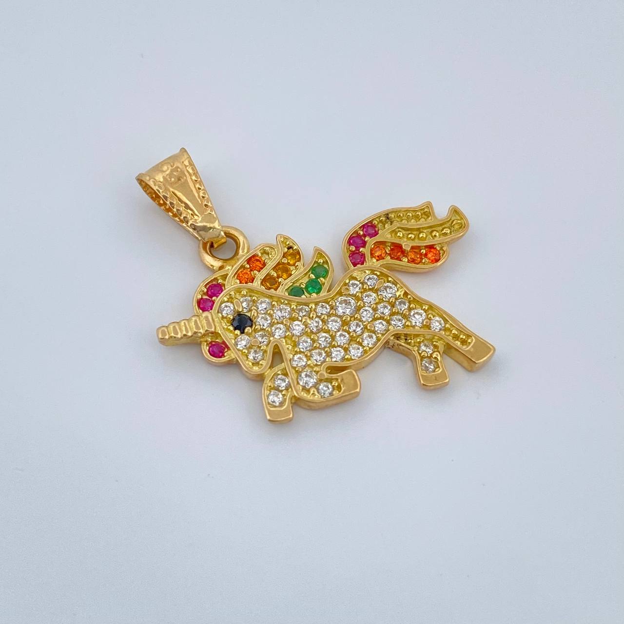 Dije Unicornio 2.35gr / 3/4 in / Oro Amarillo 18K &