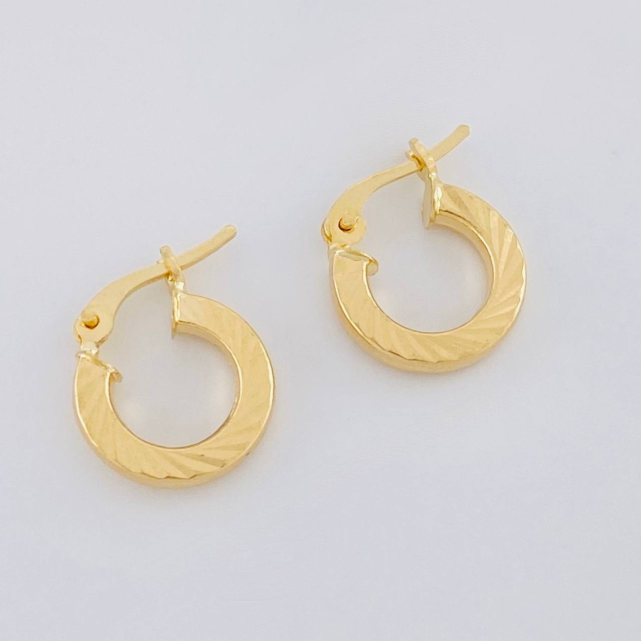 Candongas Valu 1.1g / 1/2 in Oro Amarillo 18K