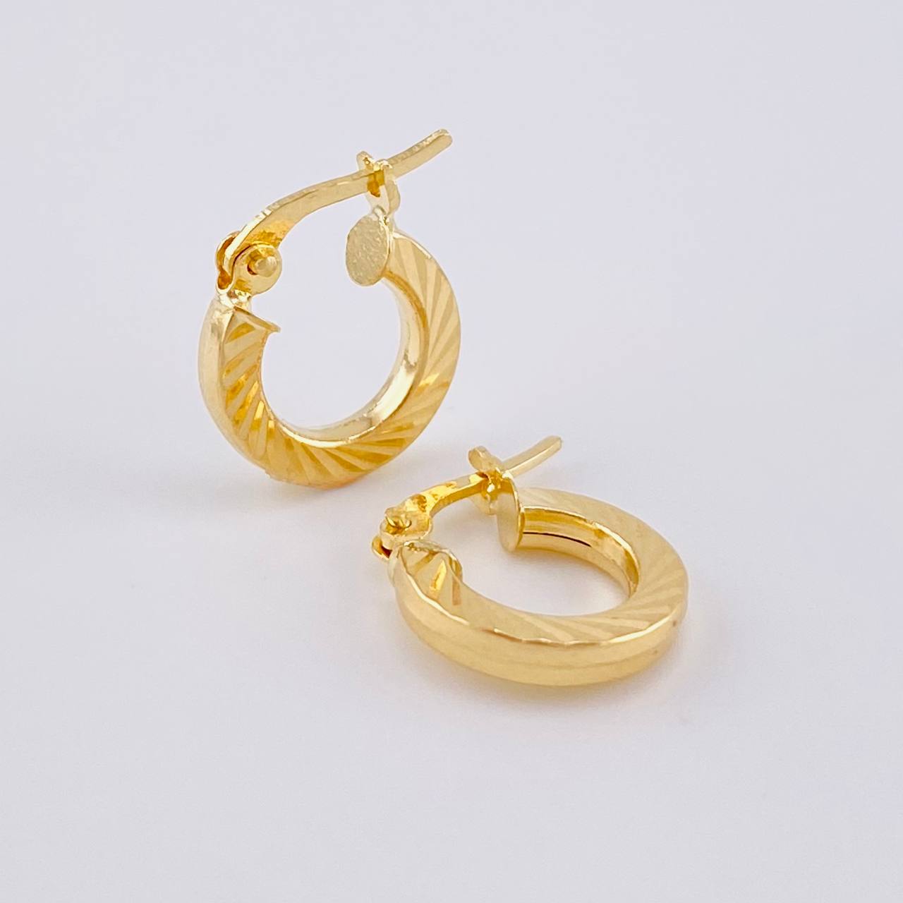 Candongas Valu 1.2g / 1/2 in Oro Amarillo 18K