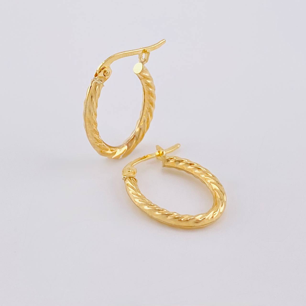Candongas Mary Ovalada 1.35g / 3/4 in Oro Amarillo 18K