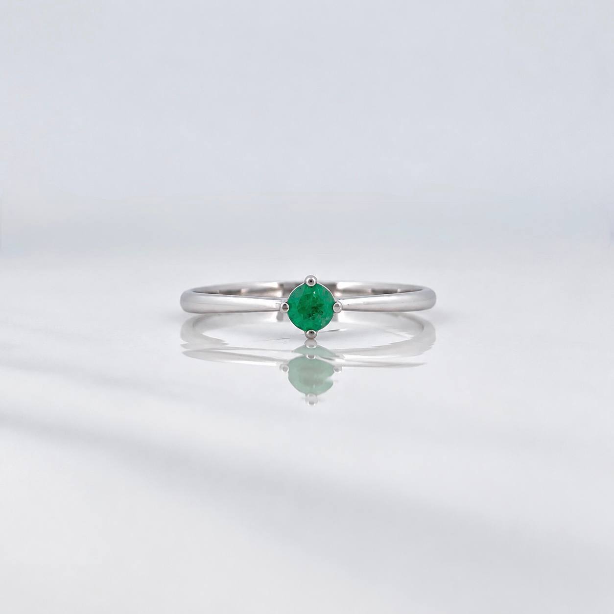 Solitaire Ring Emerald 13pts 1.35g / T7 White Gold 18K