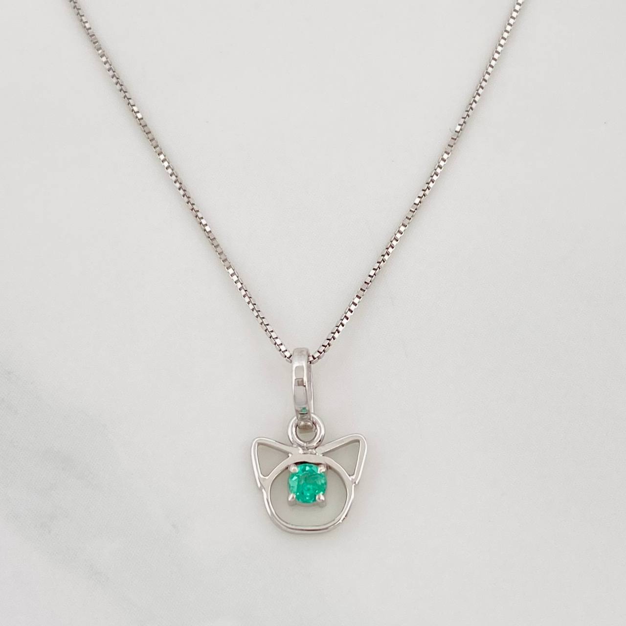 Venetian Chain Set + Cat Pendant Emerald 6pts / 1.4g / 18 in 18K White Gold