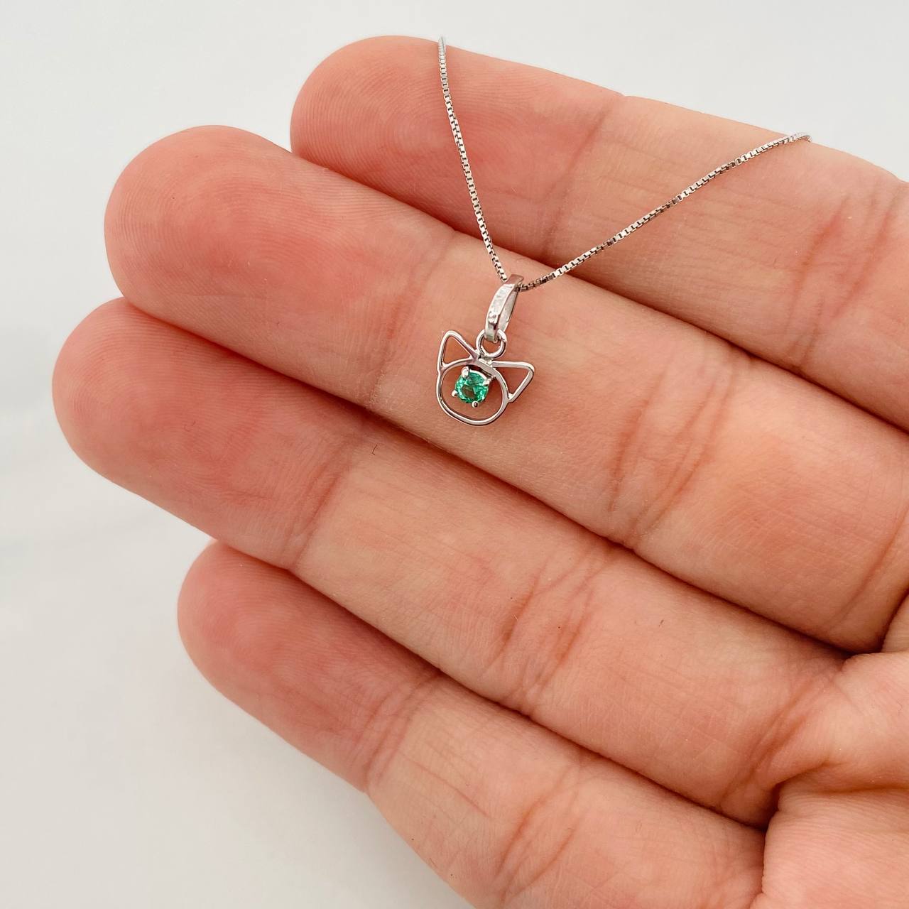 Venetian Chain Set + Cat Pendant Emerald 6pts / 1.4g / 18 in 18K White Gold