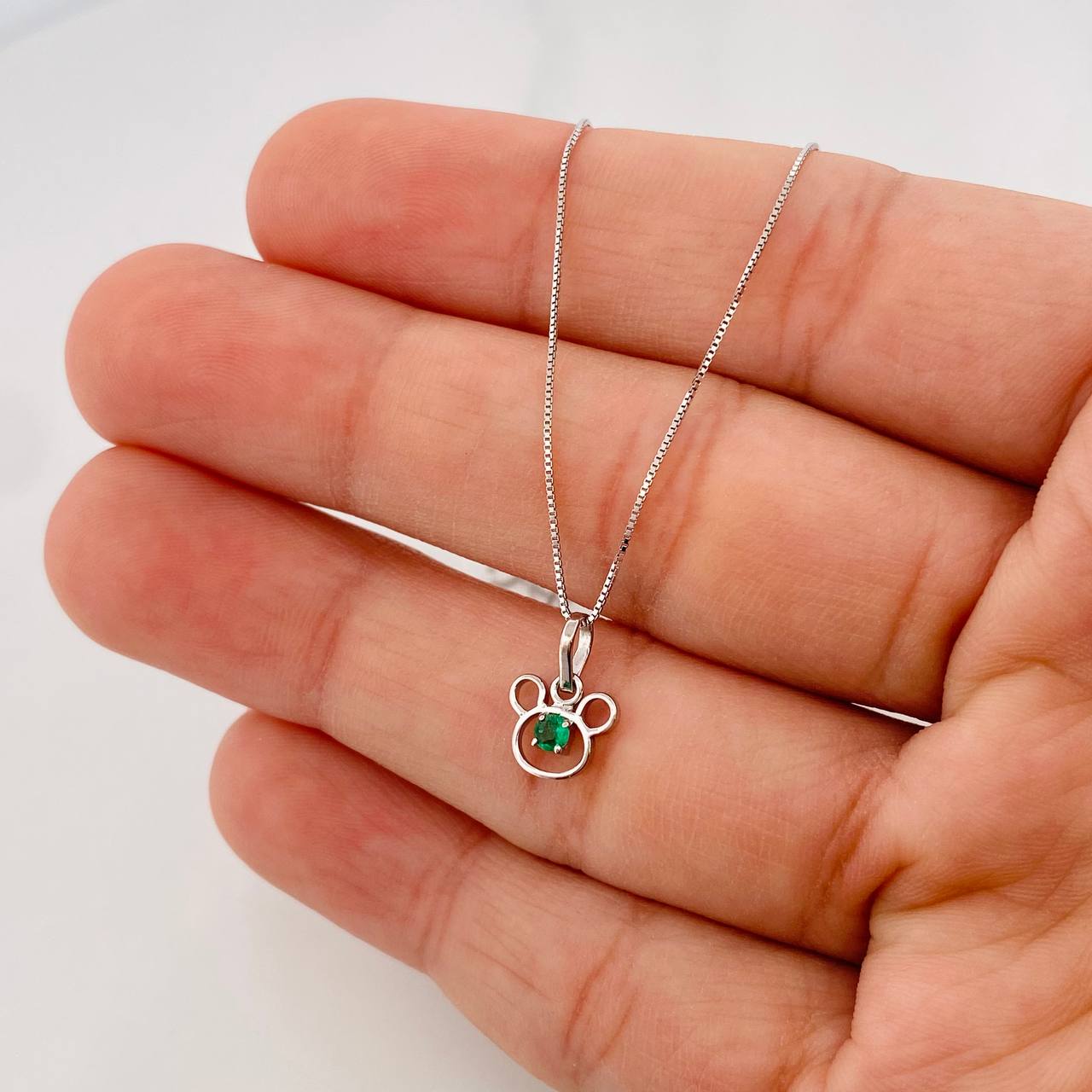Set Cadena Veneciana + Dije Oso Esmeralda 0.6pts / 1.4g / 18 in Oro Blanco 18K