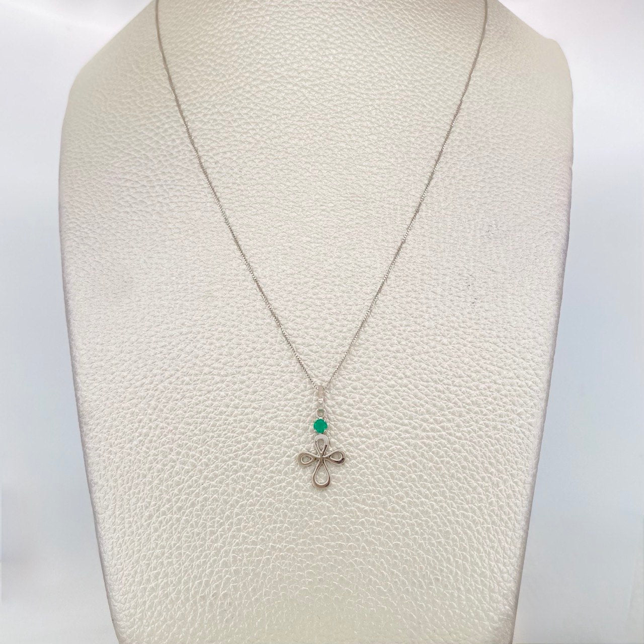 Set Cadena Veneciana + Dije Cruz Esmeralda 8pts / 1.6g / 18 in Oro Blanco 18K
