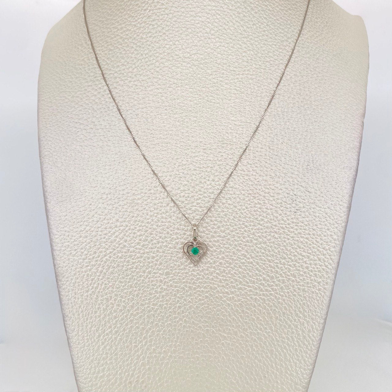 Venetian Chain Set + Double Heart Pendant Emerald 6pts / 1.45g / 18 in 18K White Gold