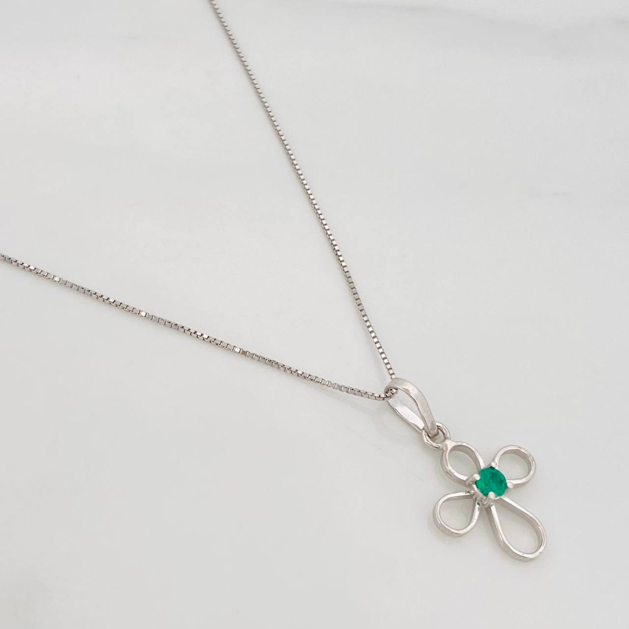 Venetian Chain Set + Cross Pendant Emerald 6pts / 1.45g / 18 in 18K White Gold