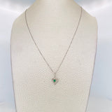 Set Cadena Veneciana + Dije Corazon Curvo Esmeralda 0.6pts / 1.45g / 18 in Oro Blanco 18K