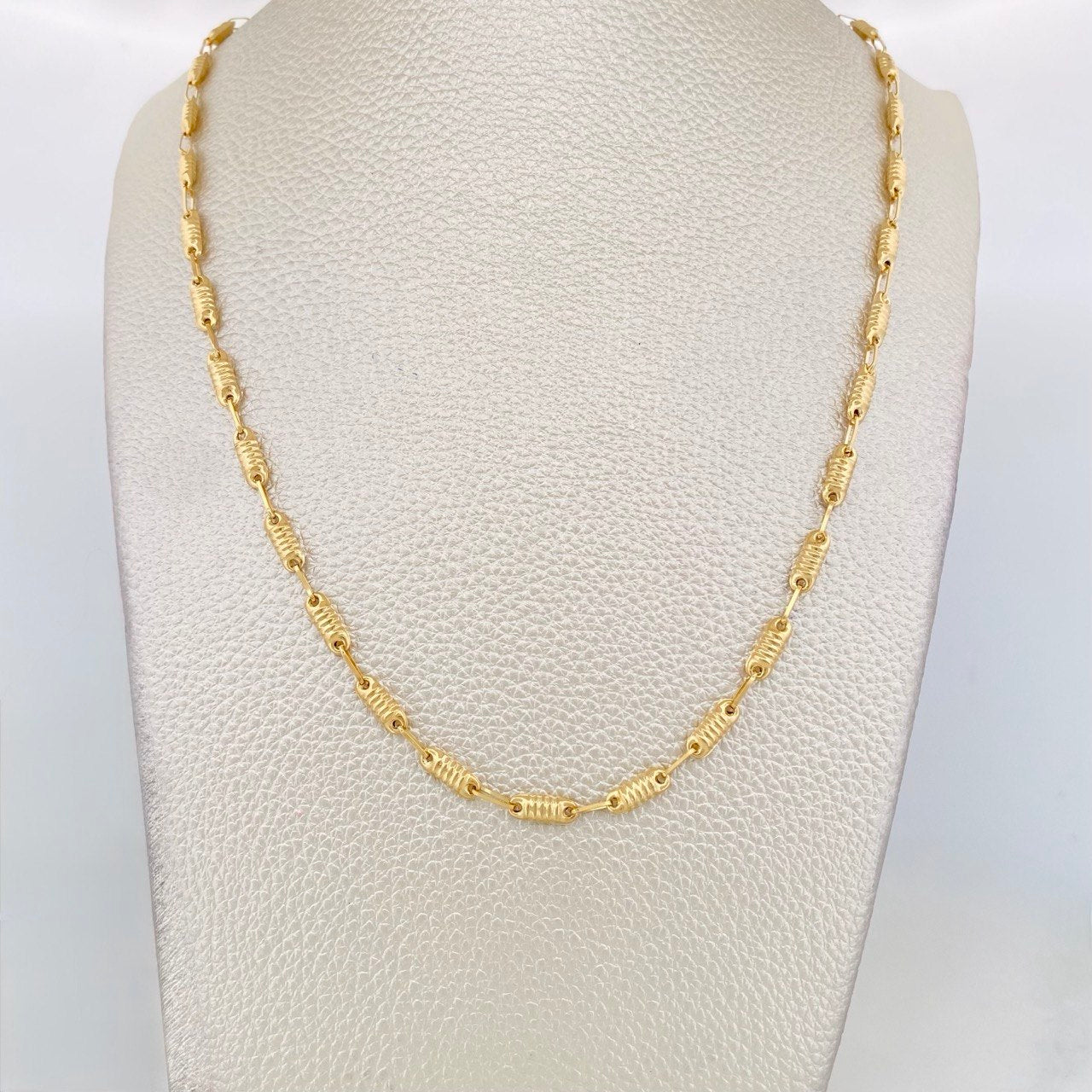 Cadena Rustica Cilindro Rayado 7.35g / 20 in / 3.35mm Oro Amarillo 18K