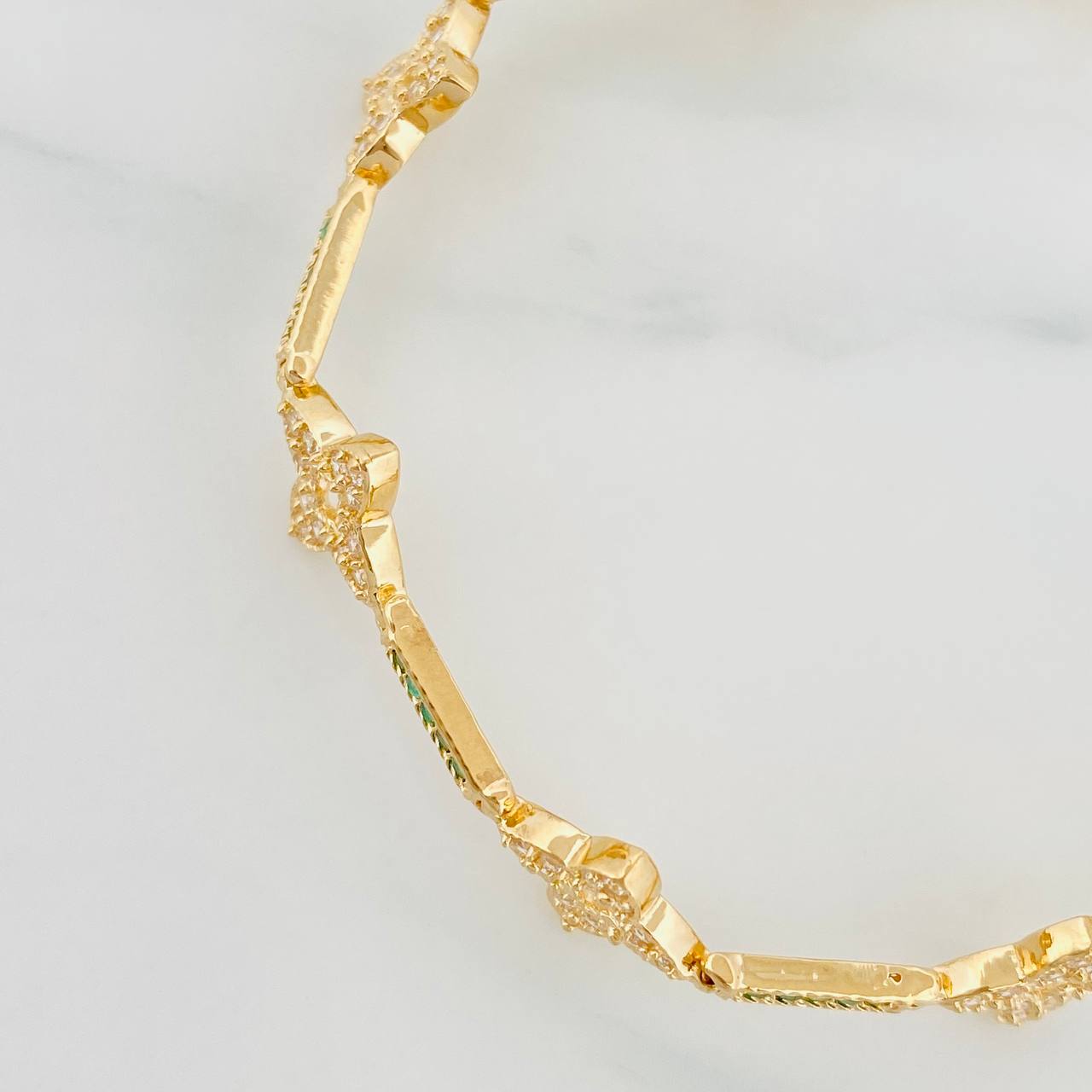 Pulso Flores 8.1g / 7 1/4 in / 2.23mm Oro Amarillo 18K