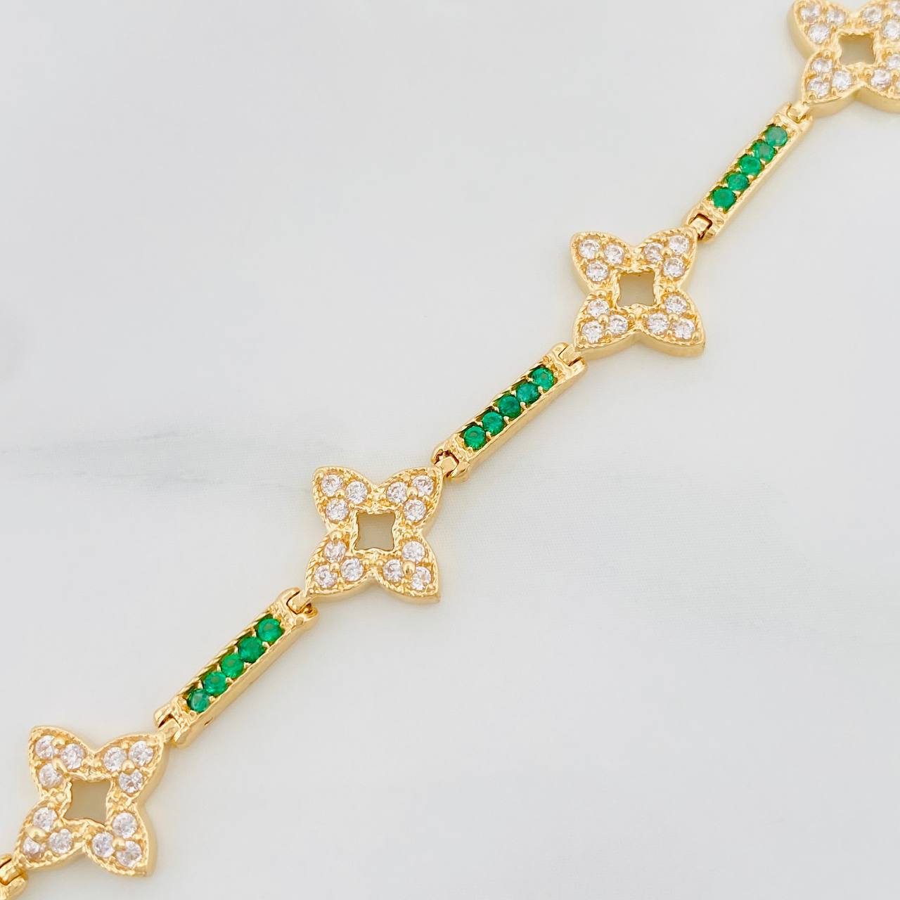 Pulso Flores 8.1g / 7 1/4 in / 2.23mm Oro Amarillo 18K