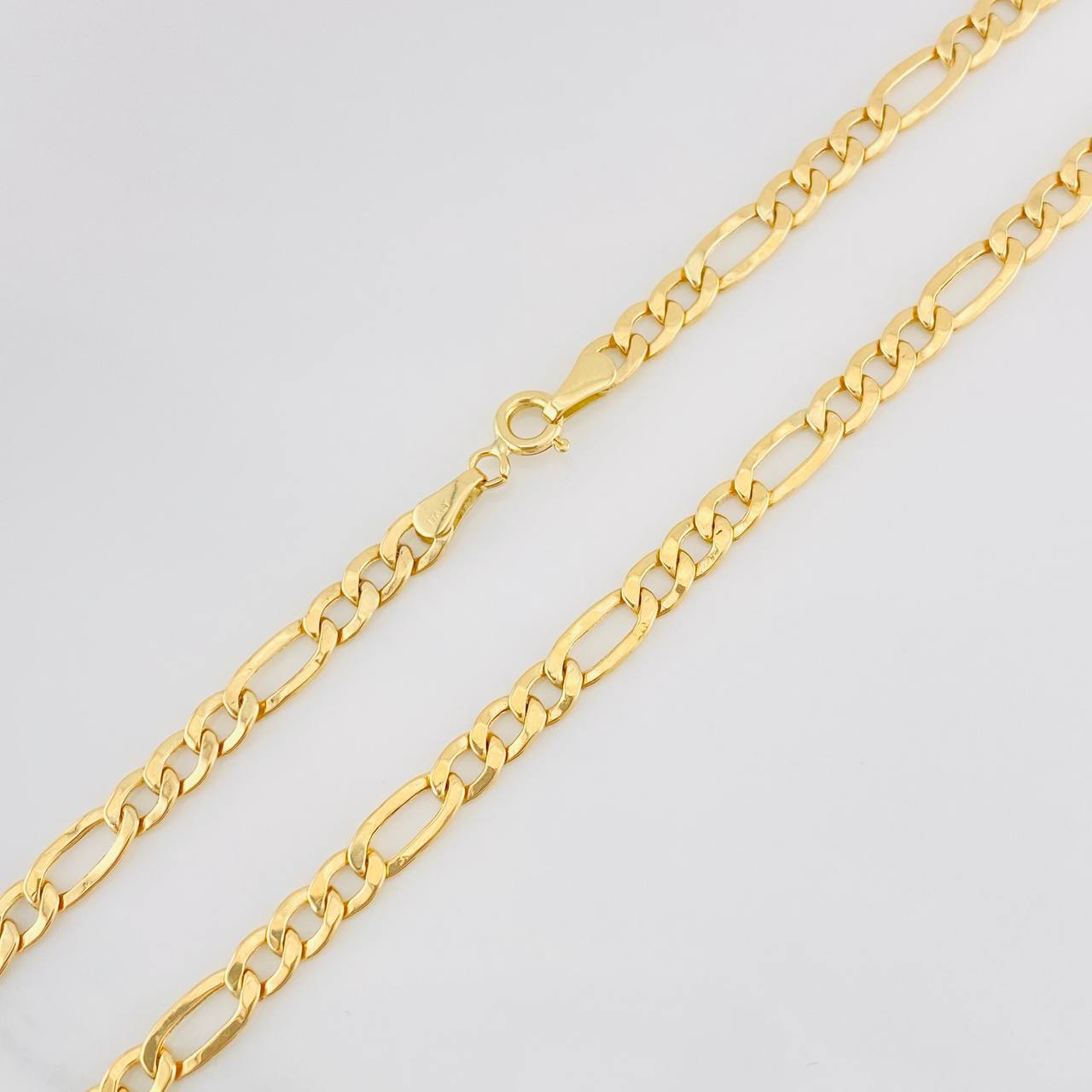 Cadena Figaro 7.4g / 24 in / 4.65mm Oro Amarillo 18K