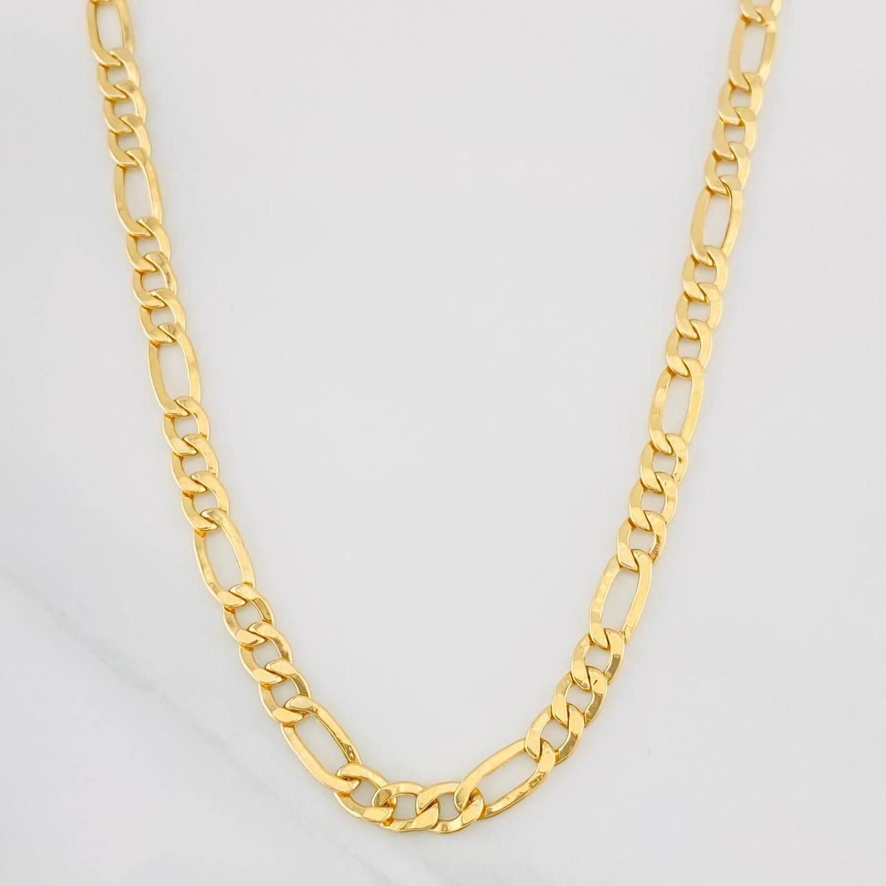 Cadena Figaro 7.4g / 24 in / 4.65mm Oro Amarillo 18K