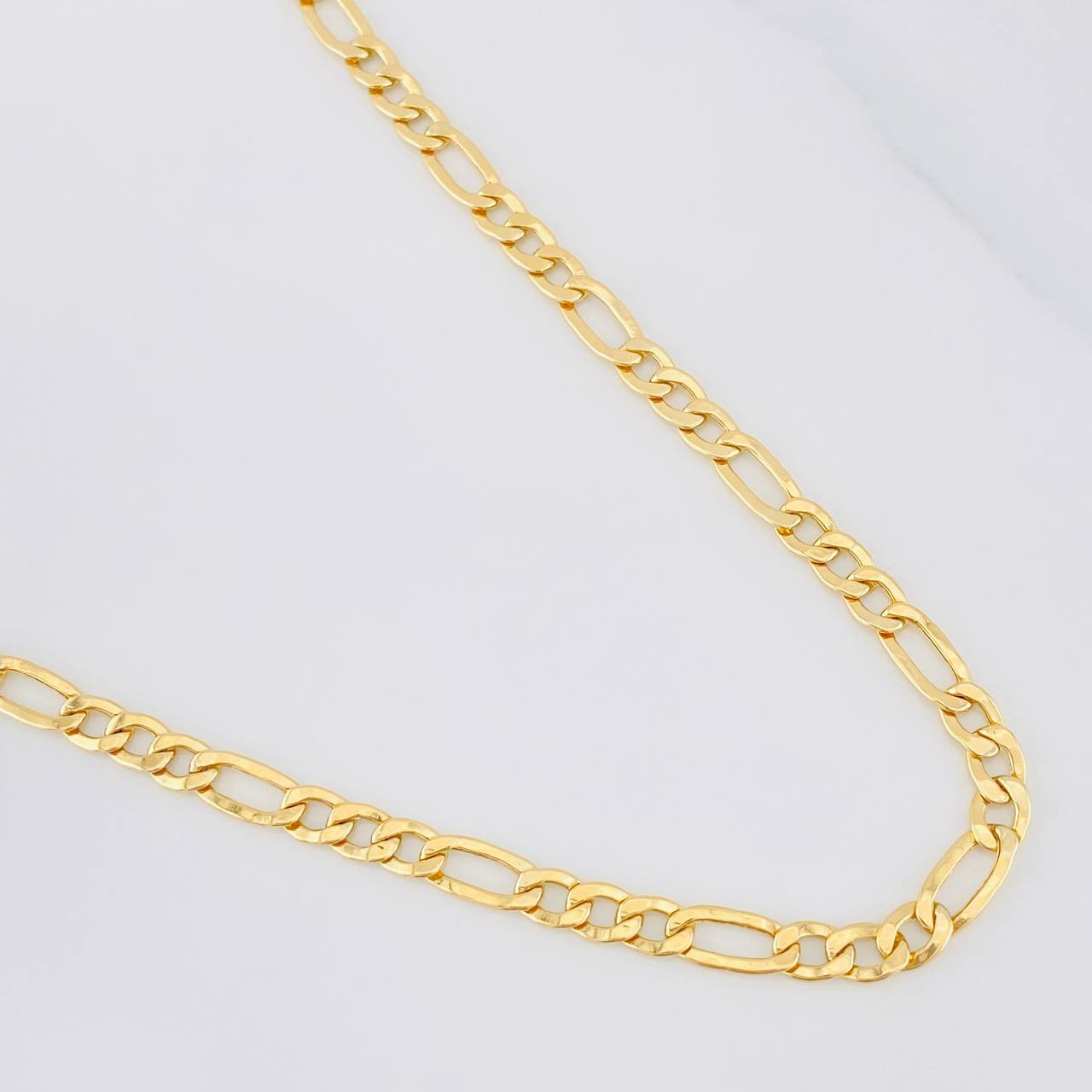 Cadena Figaro 7.4g / 24 in / 4.65mm Oro Amarillo 18K