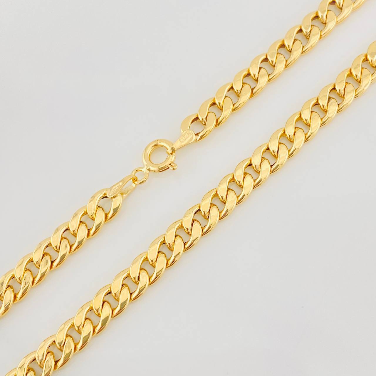 Cadena Cubana 8.2g / 28 in / 5.45mm Oro Amarillo 18K