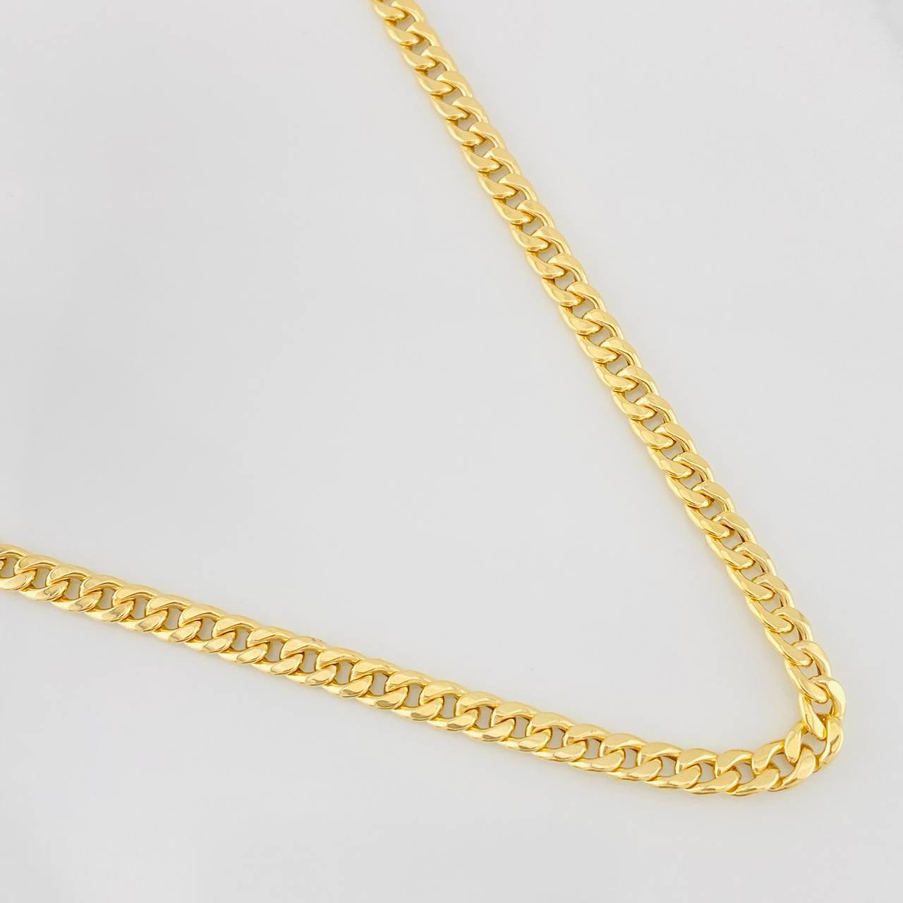 Cadena Cubana 5.85g / 28 in / 4.28mm Oro Amarillo 18K