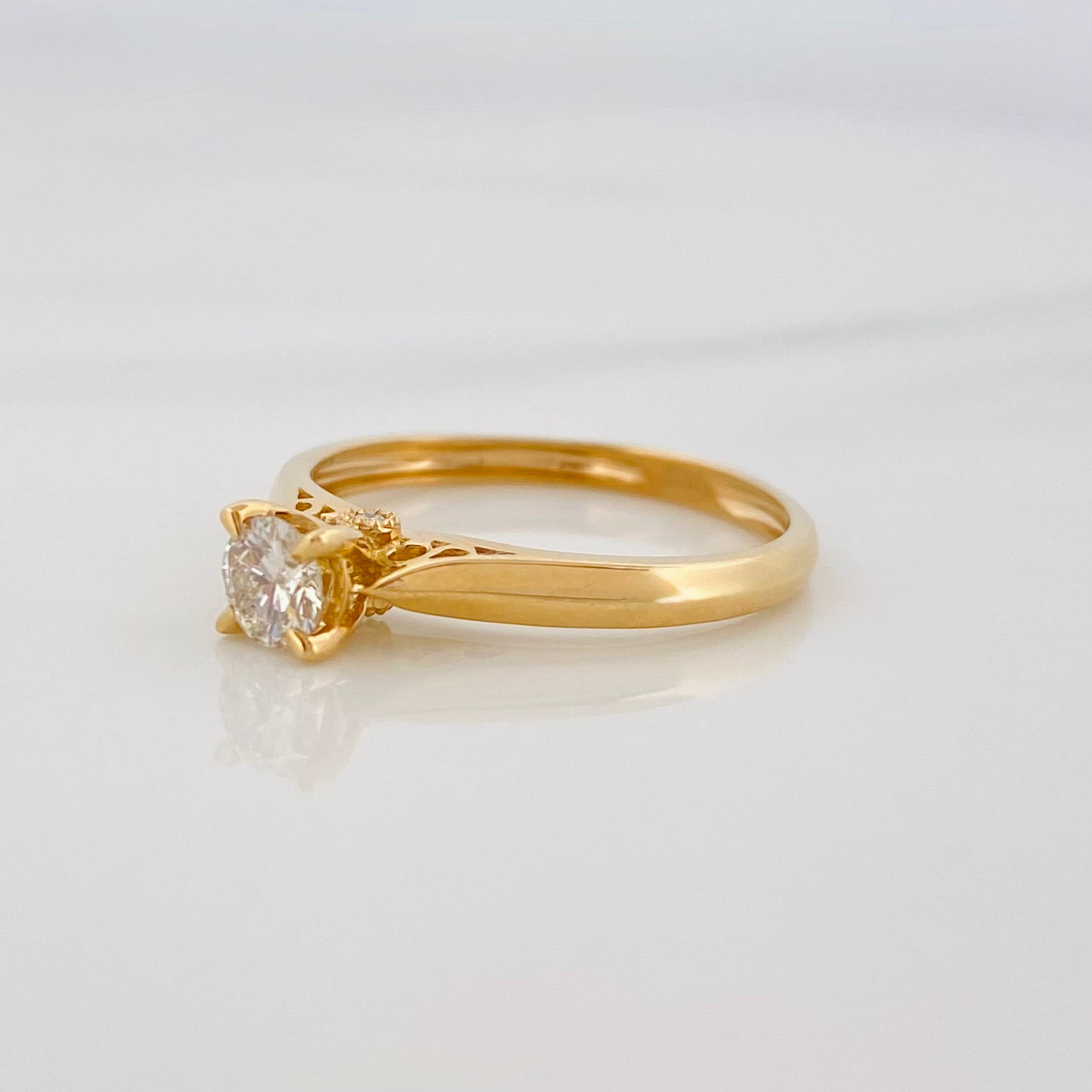 Anillo Solitario Diamantes 32Pts 2.3 g / T6 3/4 Oro Amarillo 18K