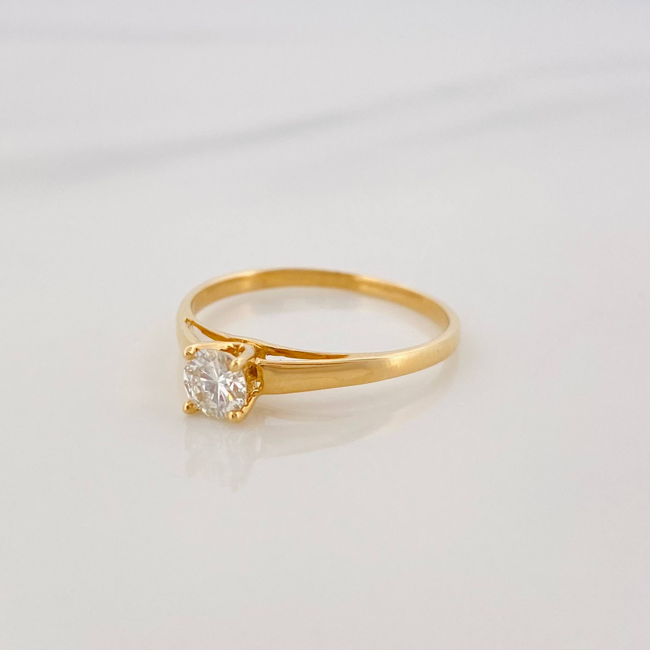 Anillo Solitario Diamantes 25Pts 1.35 g / T6 Oro Amarillo 18K