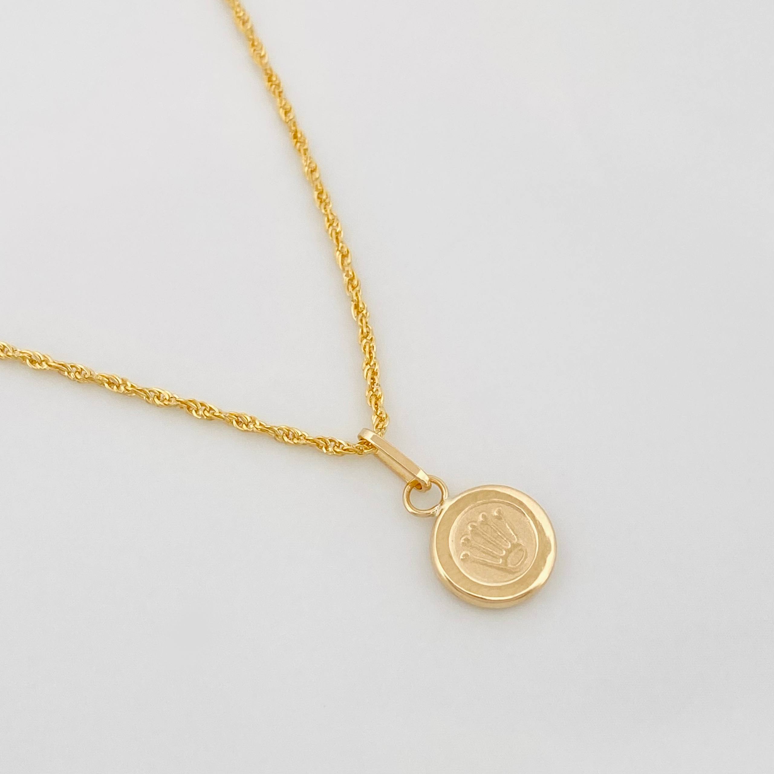 Set Cadena Lazo + Dije Corona / 1.4 g / 19 3/4 in Oro Amarillo 18K