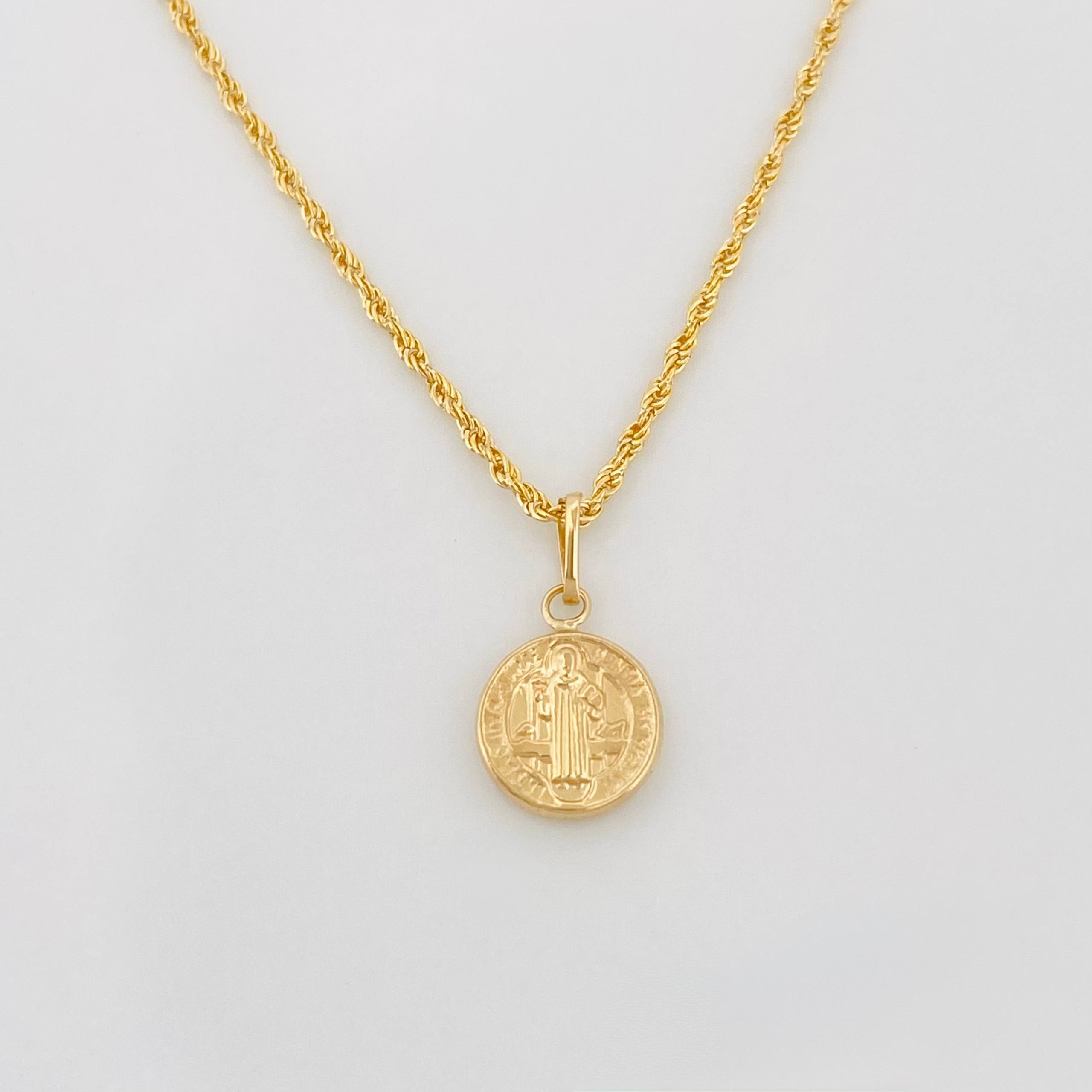 Set Cadena Lazo + Dije San Benito / 1.45 g / 19 3/4 in Oro Amarillo 18K