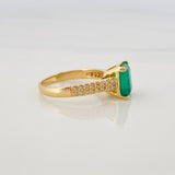Rectangular Ring with Diamonds 33Pts Emerald 1.23Qts 3.4 g / T6 Yellow Gold 18K