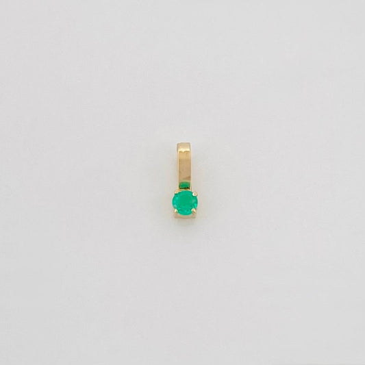 Square Emerald Pendant 0.3Pts 0.15 g / 1/4 in 18K Yellow Gold