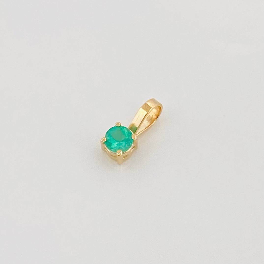 Dije Cuadrado Esmeralda 10Pts 0.2 g / 1/4 in Oro Amarillo 18K