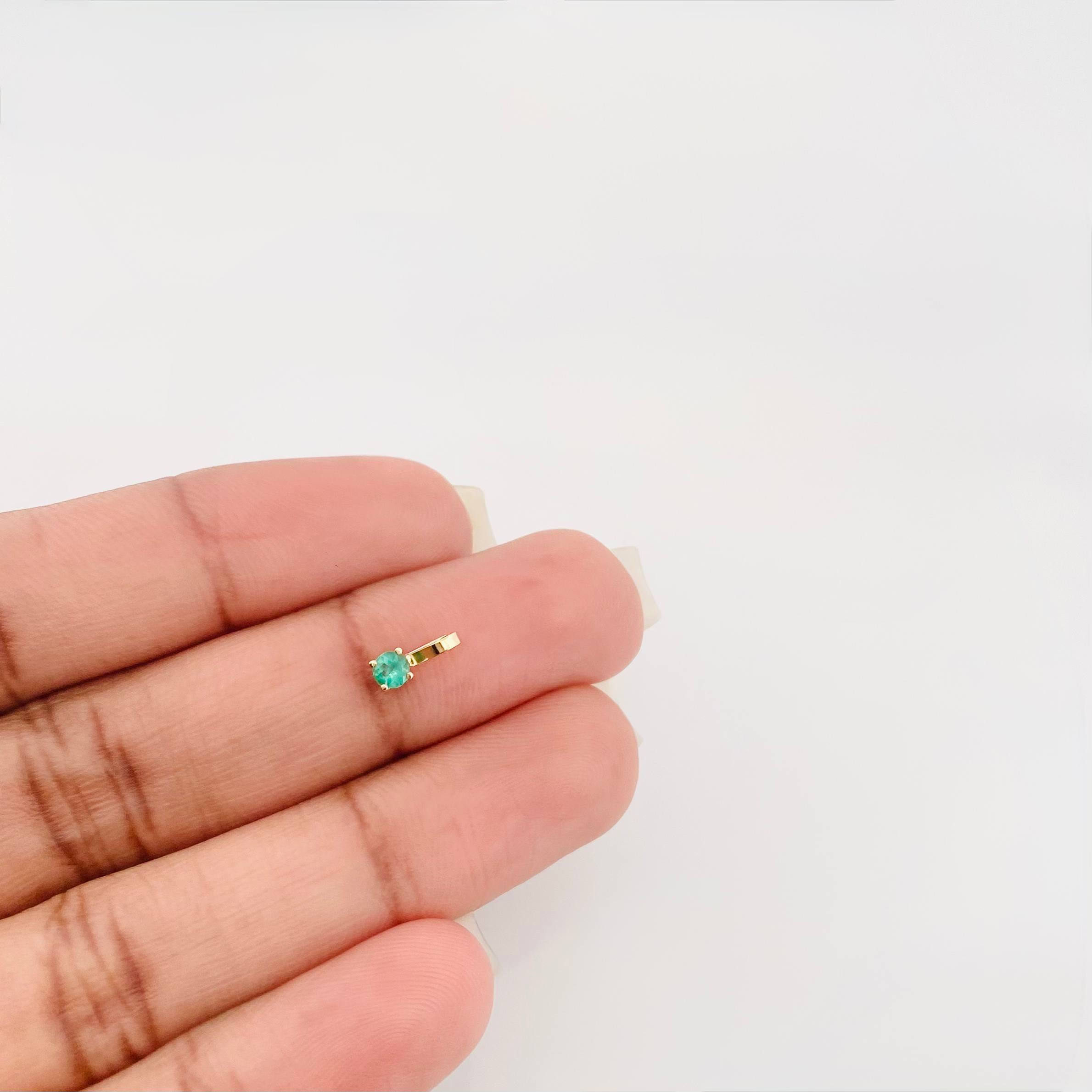 Dije Cuadrado Esmeralda 10Pts 0.2 g / 1/4 in Oro Amarillo 18K