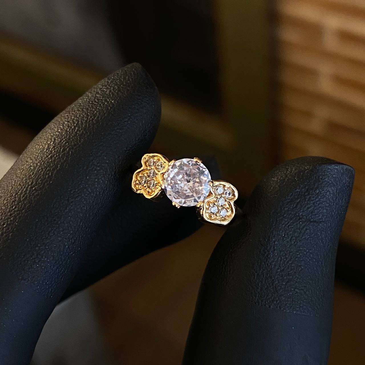 Solitario TS 2.2gr / T5 3/4 Anillo Circones Blancos Oro Amarillo
