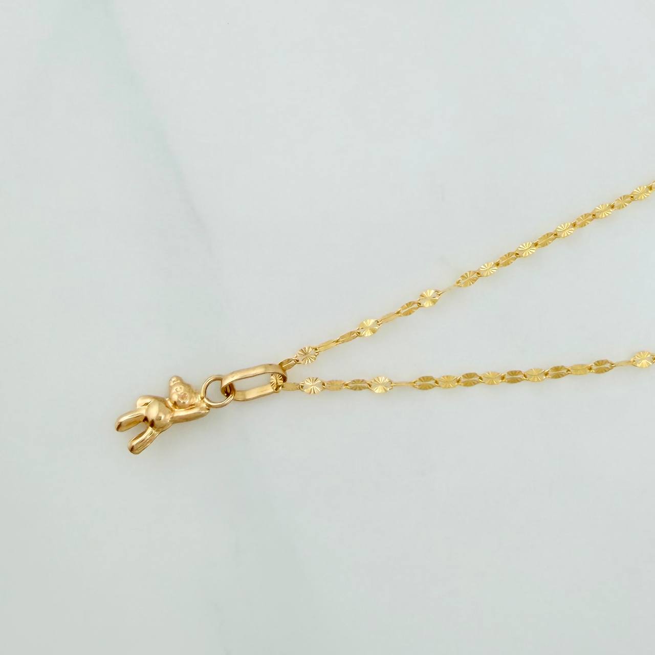 Set Herringbone Chain + Bear Pendant / 1.05g / 17 3/4 in 18K Yellow Gold