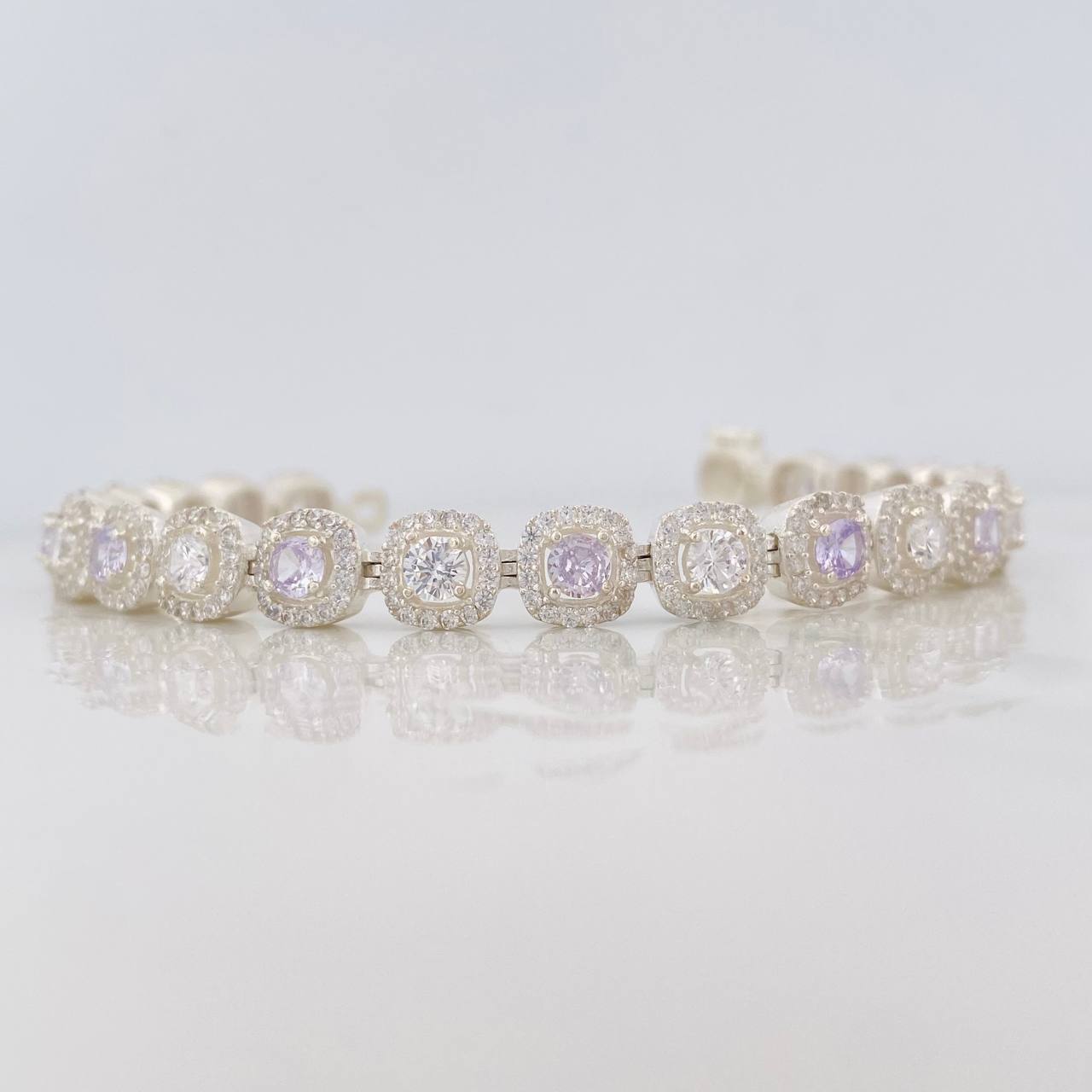 Tennis Bracelet 22.2g / 7 1/2 in / 7.5mm Silver 925