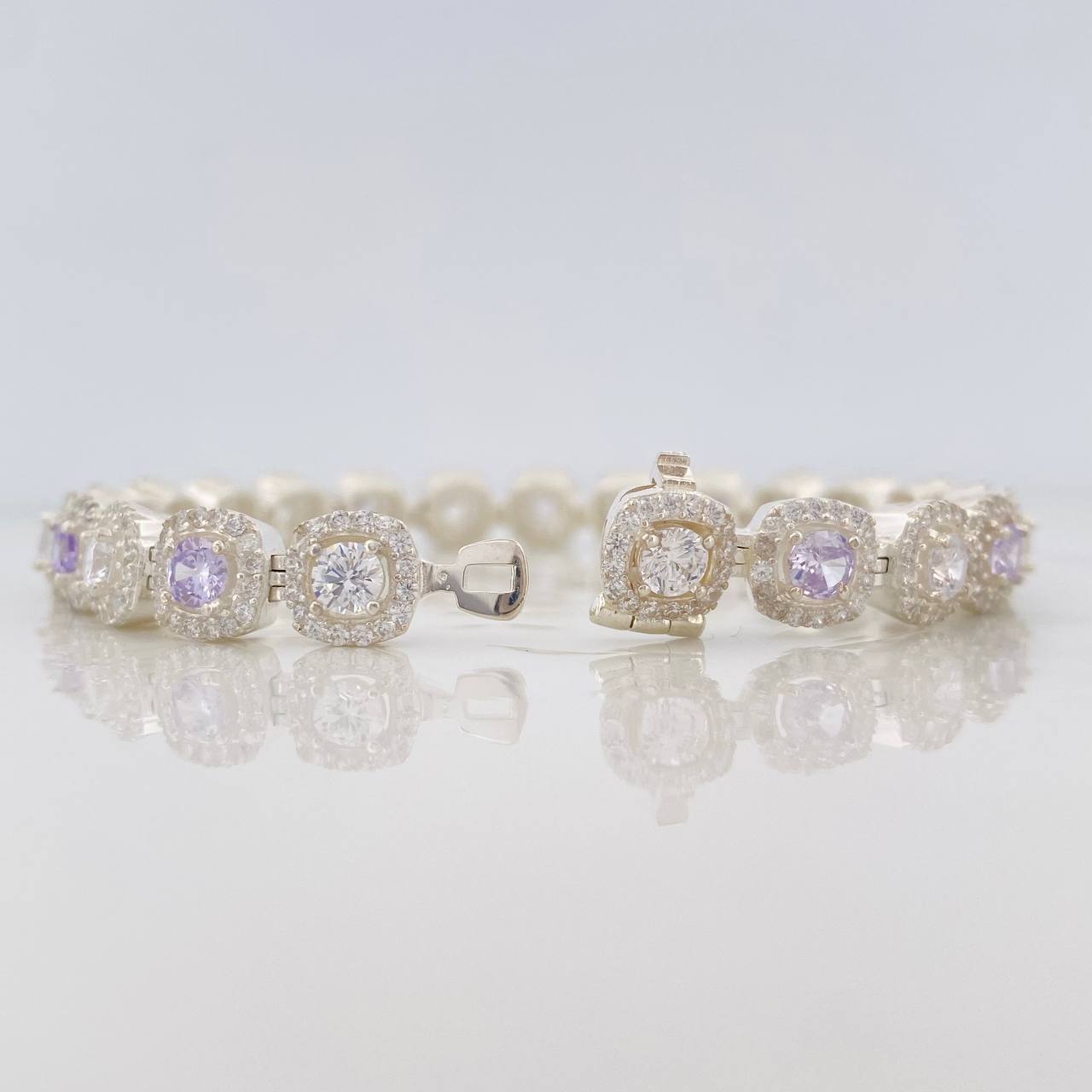 Tennis Bracelet 22.2g / 7 1/2 in / 7.5mm Silver 925