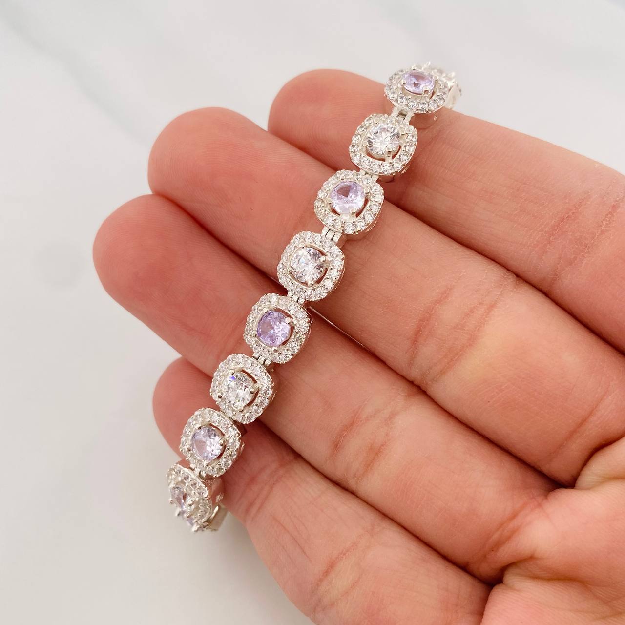 Tennis Bracelet 22.2g / 7 1/2 in / 7.5mm Silver 925