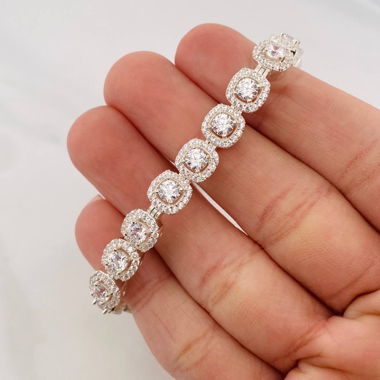 Tennis Chain 69.8g / 24 in / 7.6mm Silver 925