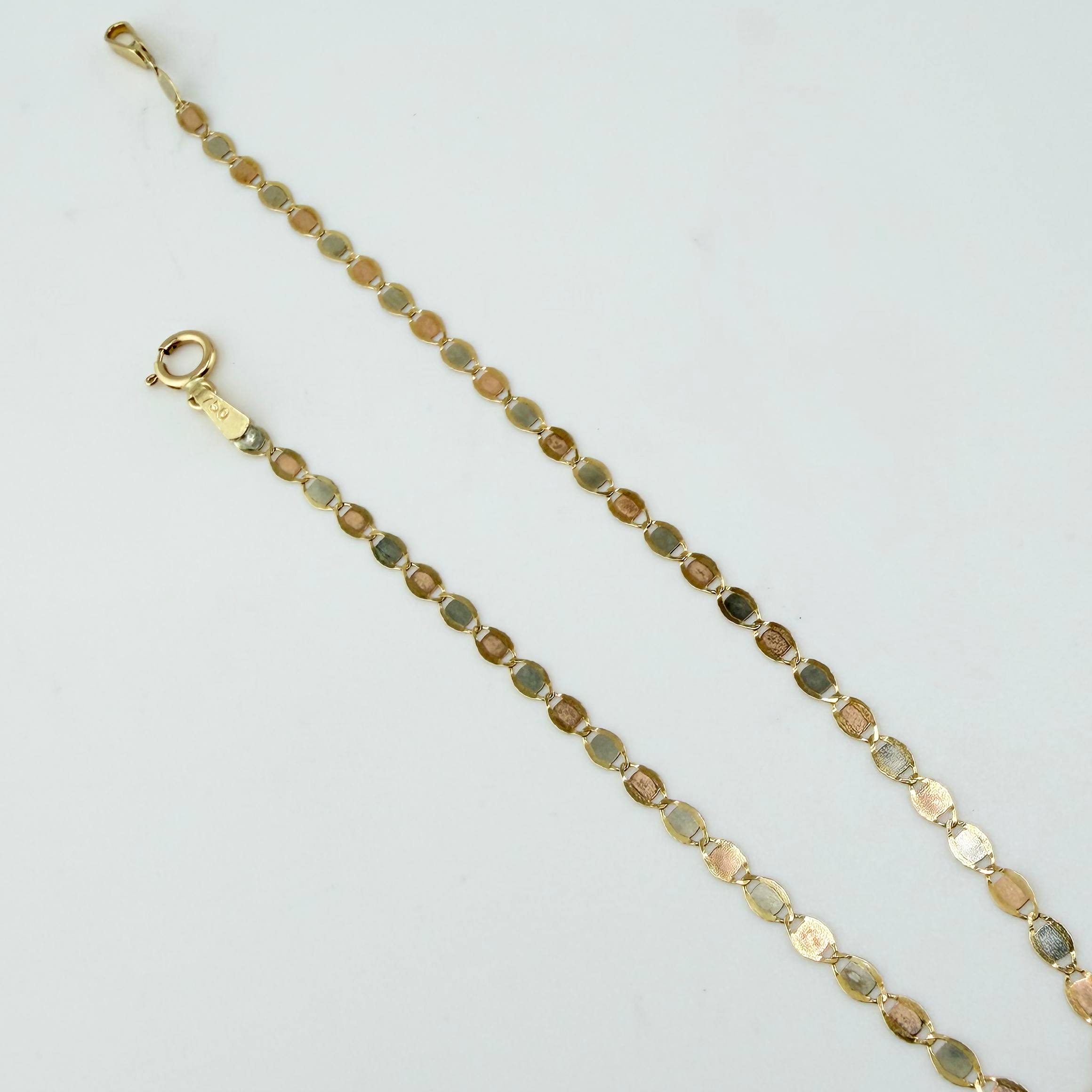 Pulso Escalera Plana 0.75gr / 7 in / 2mm Tres Oros +4 18K ©