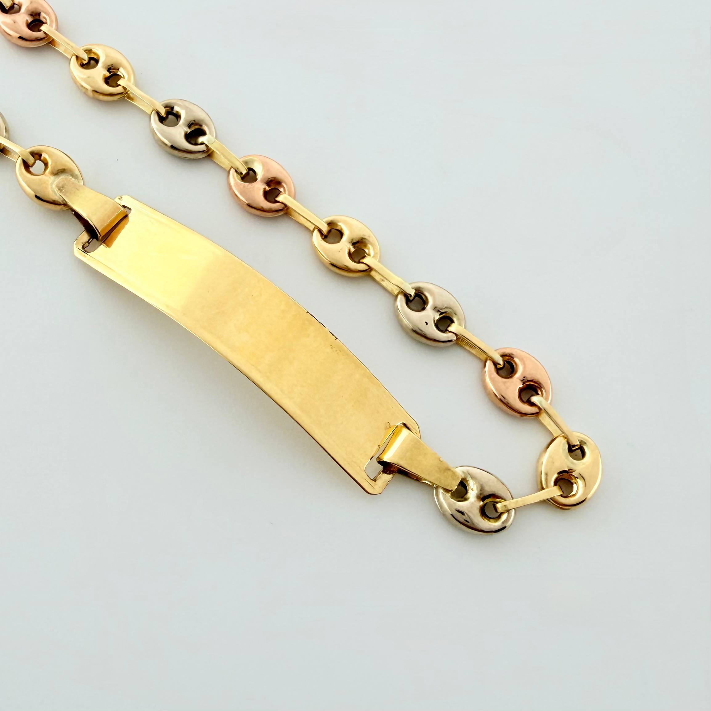 Pulso GC Placa Rectangular 2.65gr / 7 in / 4mm Tres Oros 18K