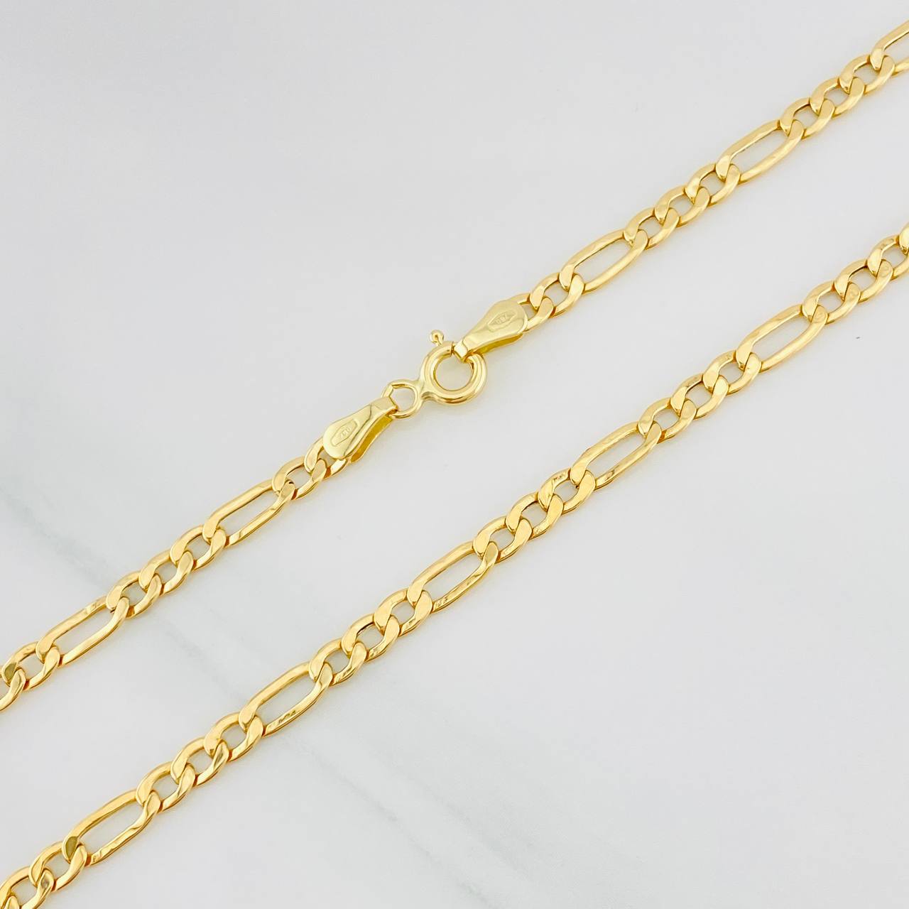 Cadena Figaro 4.85g / 28 in / 3.18mm Oro Amarillo 18K
