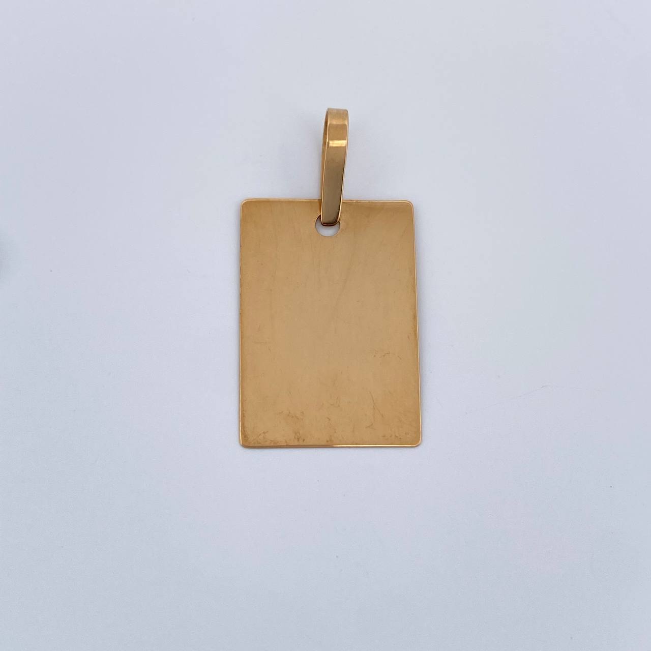 Dije Placa 1.2gr / 1 in / Oro Amarillo 18K &