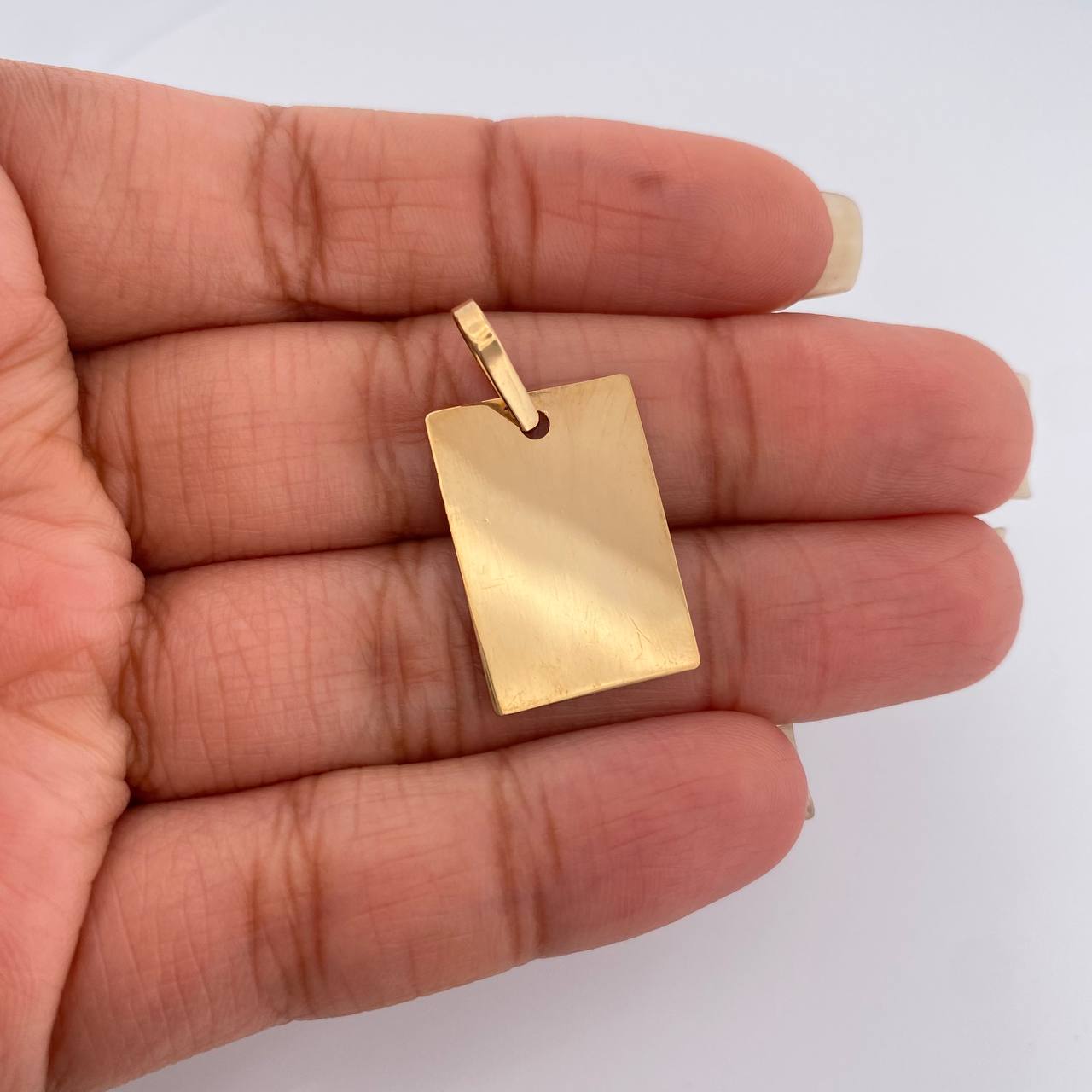 Dije Placa 1.2gr / 1 in / Oro Amarillo 18K &