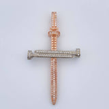 Dije Cruz Clavo 6.45gr / 2 1/4 in / Dos Oros Blanco Rosa 18K $