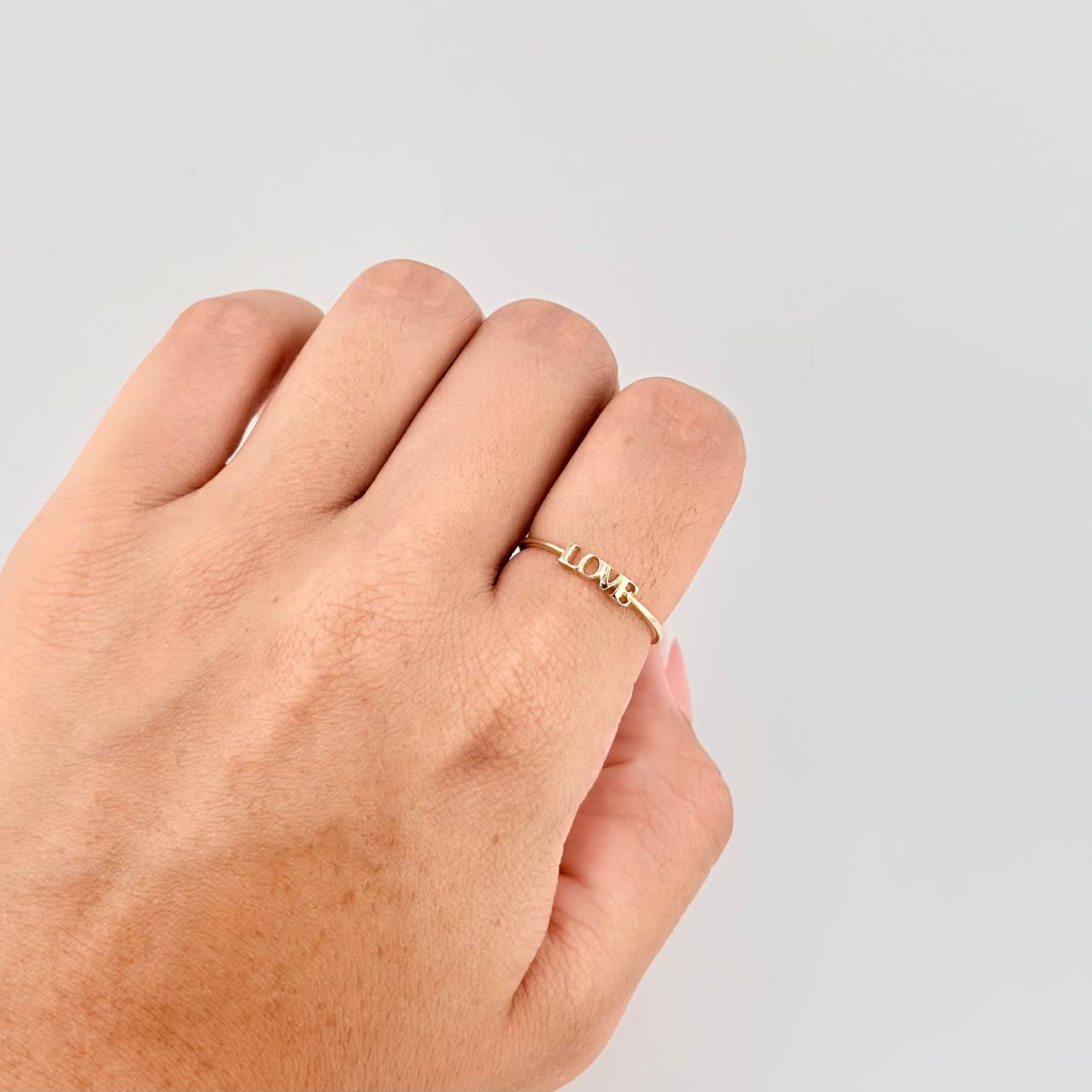 Anillo Love 1.05g / T8 Oro Amarillo 18K