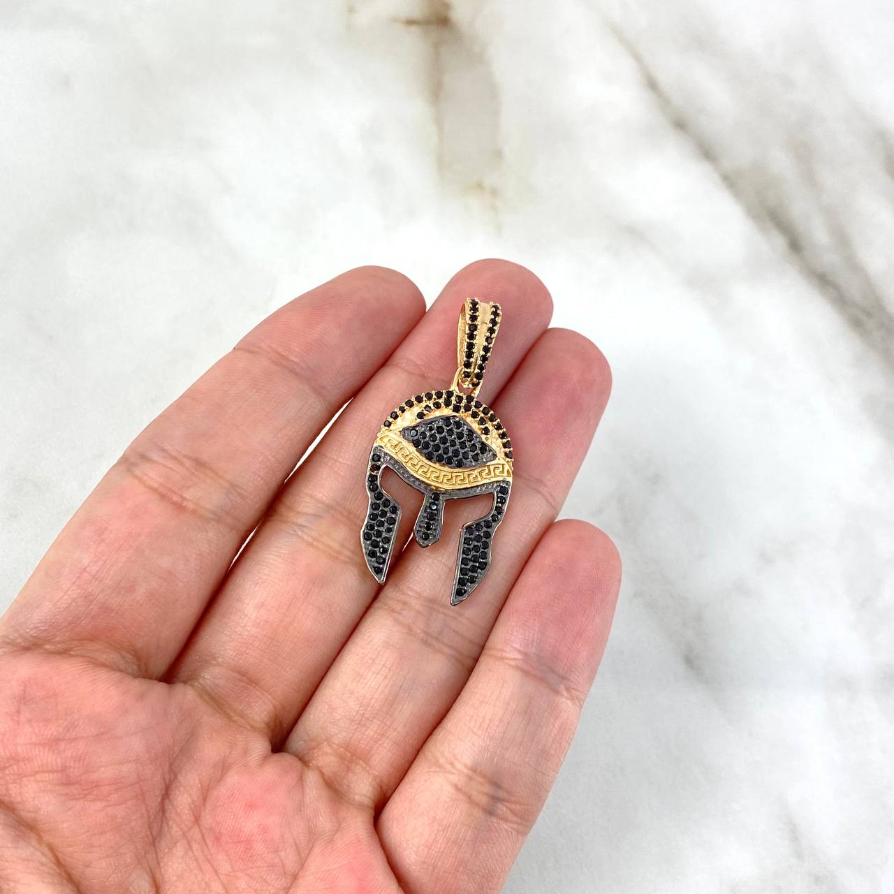 Pendant Trival Helmet 4.8gr / 3.7cm / Black Zircons Two Yellow and White Golds ©