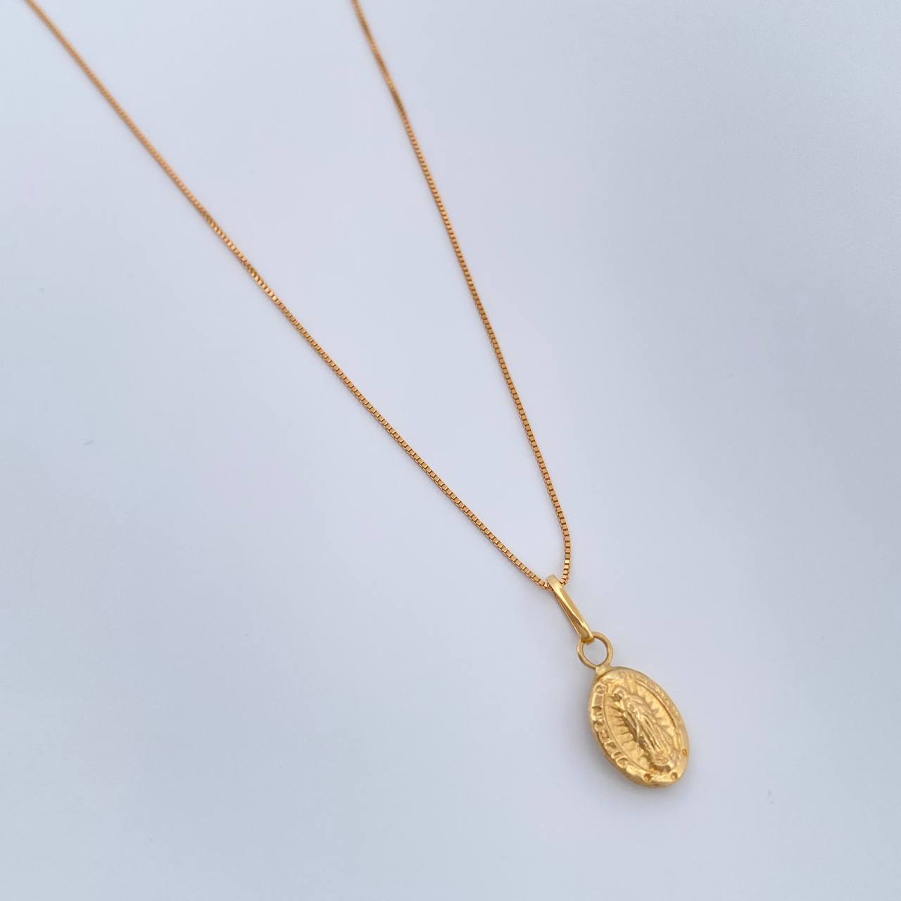 Set Cadena y Dije Veneciana + Virgen De Guadalupe 1.2gr / Oro Amarillo +3 18K &