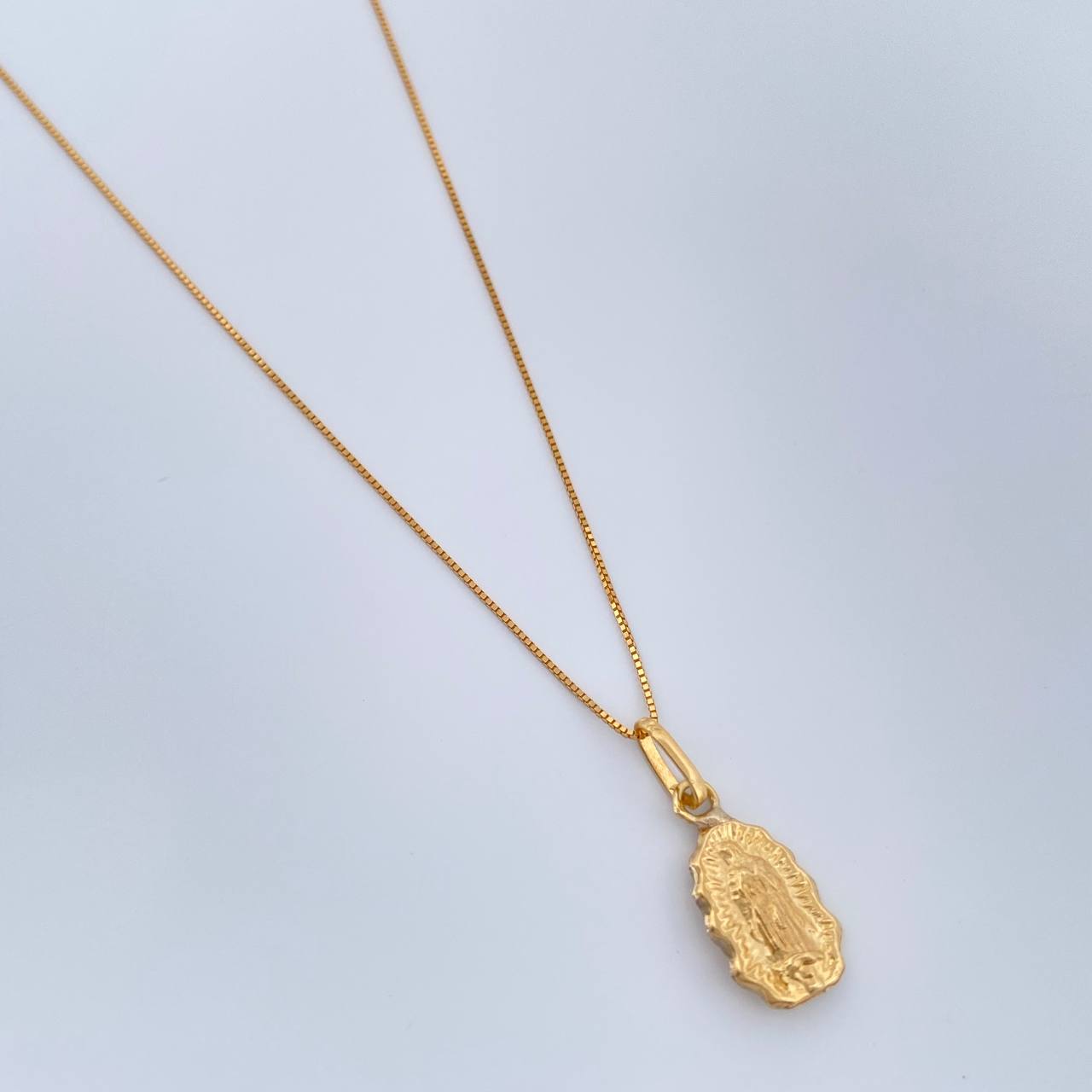 Set Cadena y Dije Veneciana + Virgen De Guadalupe 1.35gr / Oro Amarillo +3 18K &