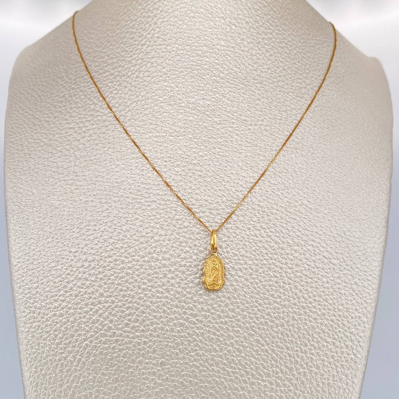 Set Cadena y Dije Veneciana + Virgen De Guadalupe 1.35gr / Oro Amarillo +3 18K &