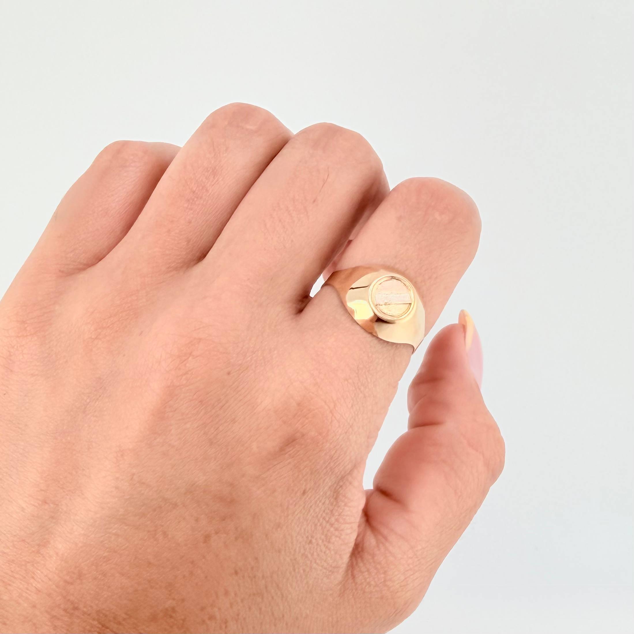 Anillo Sello Circular 1.75gr / T8 1/4 / Tres Oros 18K *