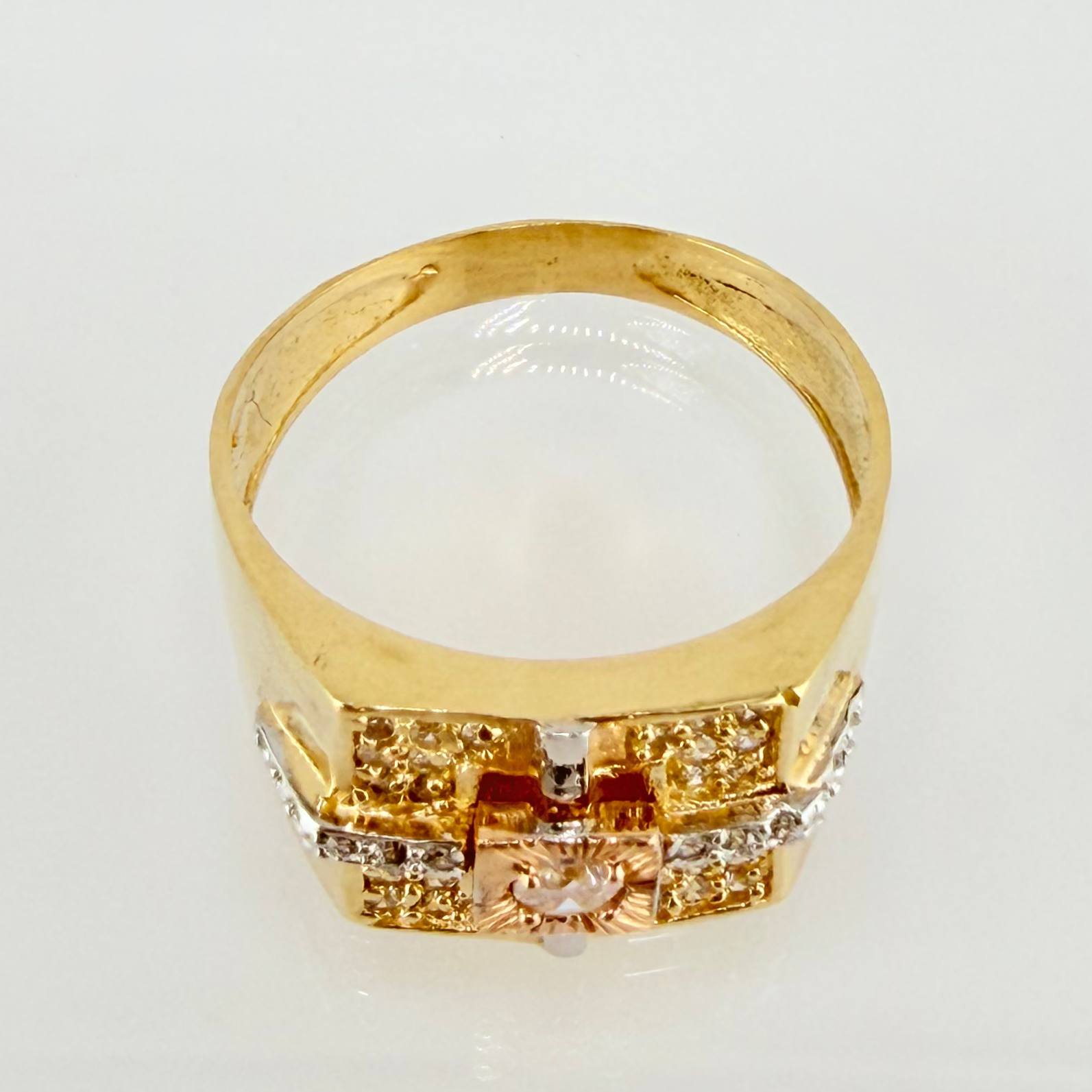 Anillo Sello Real 5.45gr / T9 1/2 / Tres Oros 18K